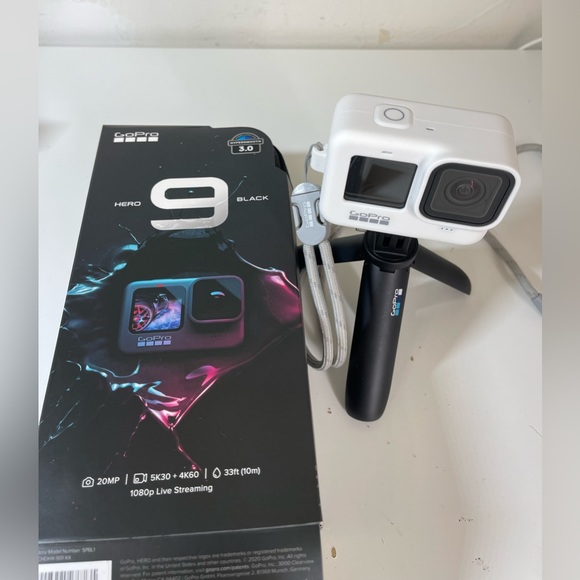 used gopro hero9 black camera !!It has little use and has all accessory!!